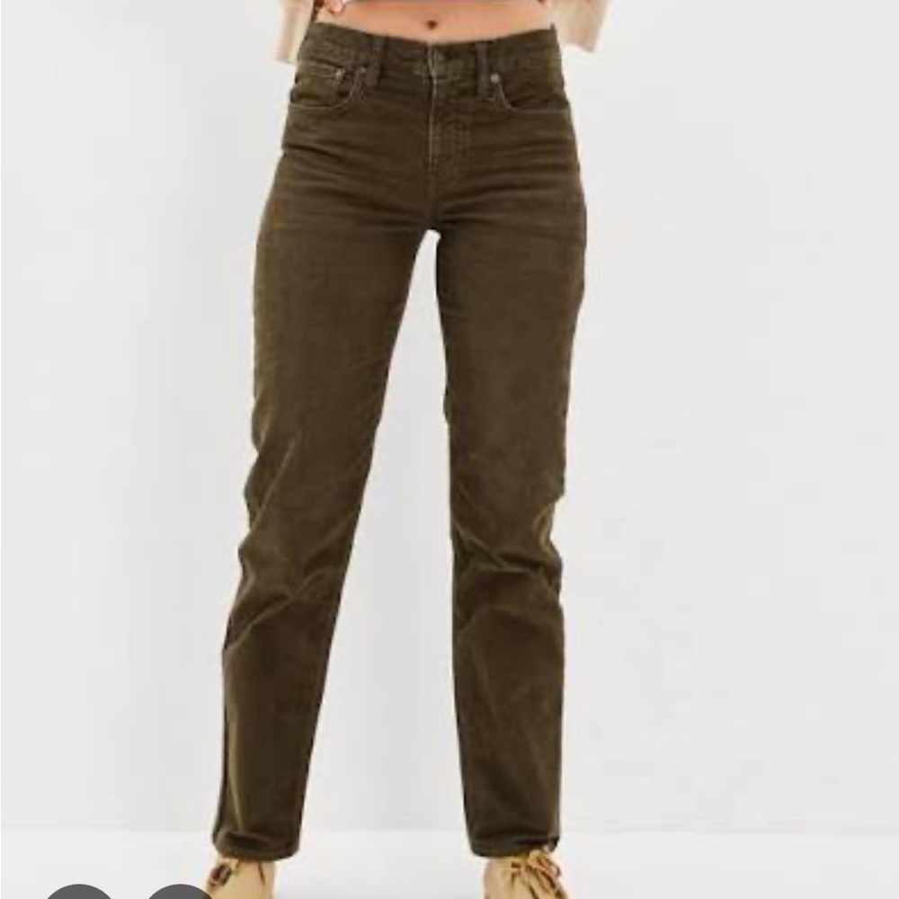 AE 90’s Straight Green Corduroy Jeans